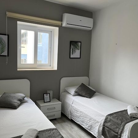F3 Room 3, Private Room Two Single Beds Shared Bathroom Msida Exterior photo