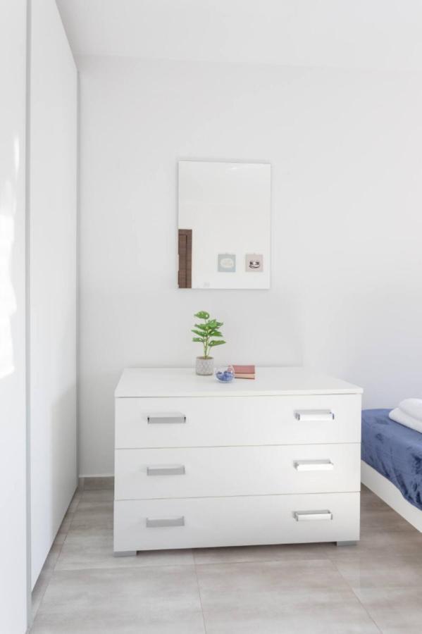 F3 Room 3, Private Room Two Single Beds Shared Bathroom Msida Exterior photo